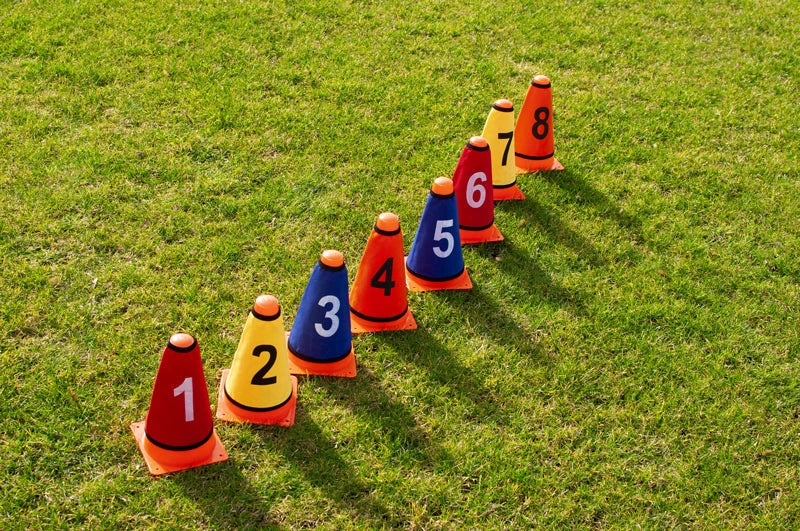 Set mit 8 nummerierten Kegelhülsen