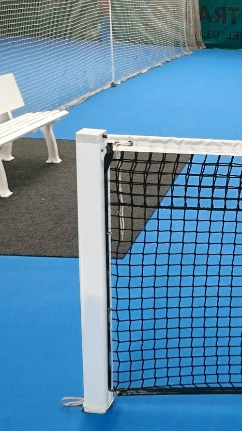 Ein Paar abnehmbare quadratische Tennispfosten Aluminimum
