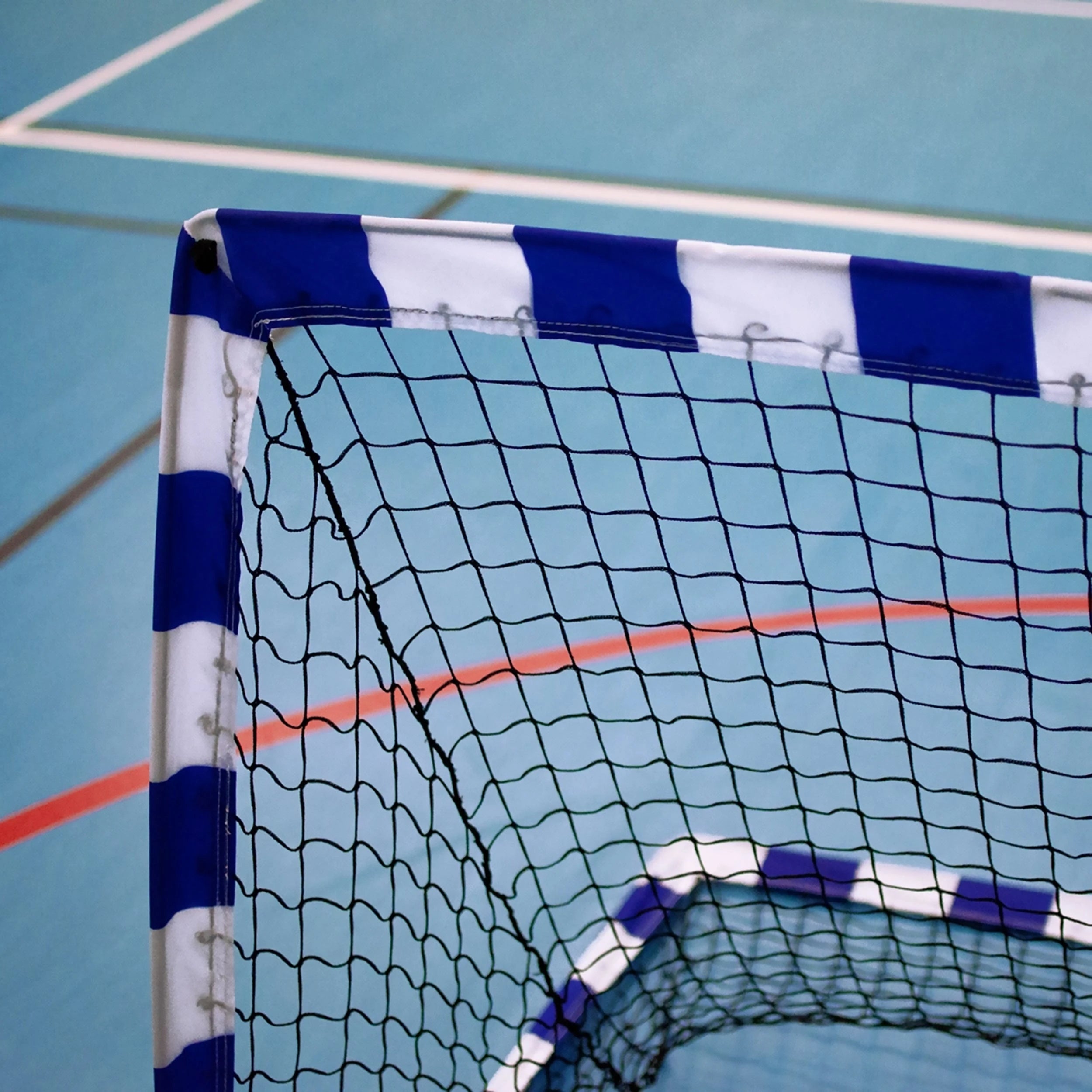 Ein Paar Pop Up Handballkäfige 1,4 x 1m - mit Aufbewahrungstasche