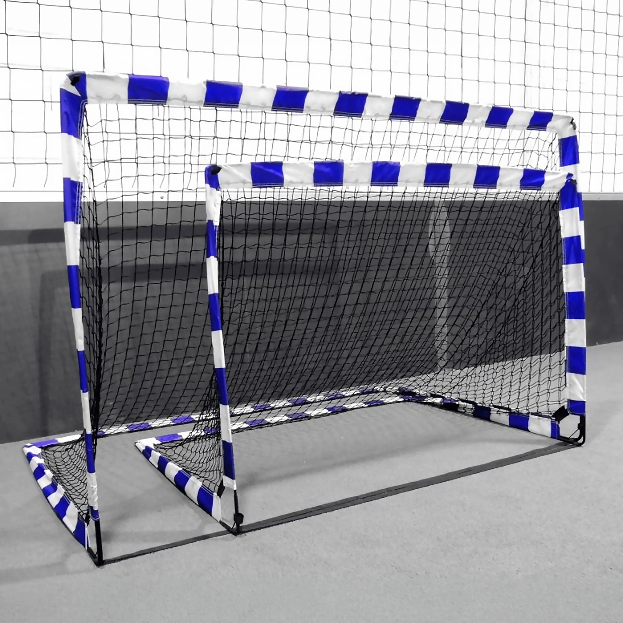 Ein Paar Pop Up Handballkäfige 1,4 x 1m - mit Aufbewahrungstasche