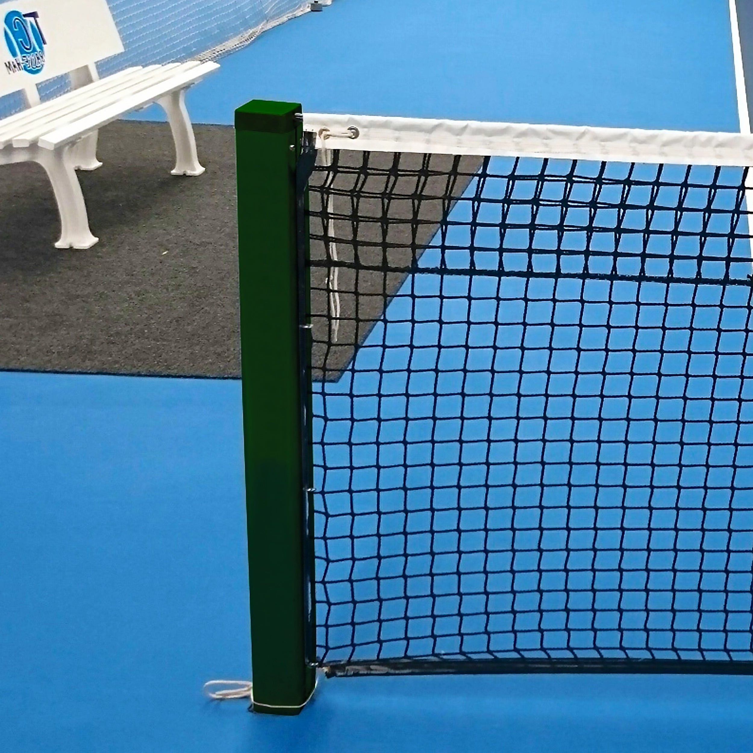 Ein Paar abnehmbare quadratische Tennispfosten Aluminimum